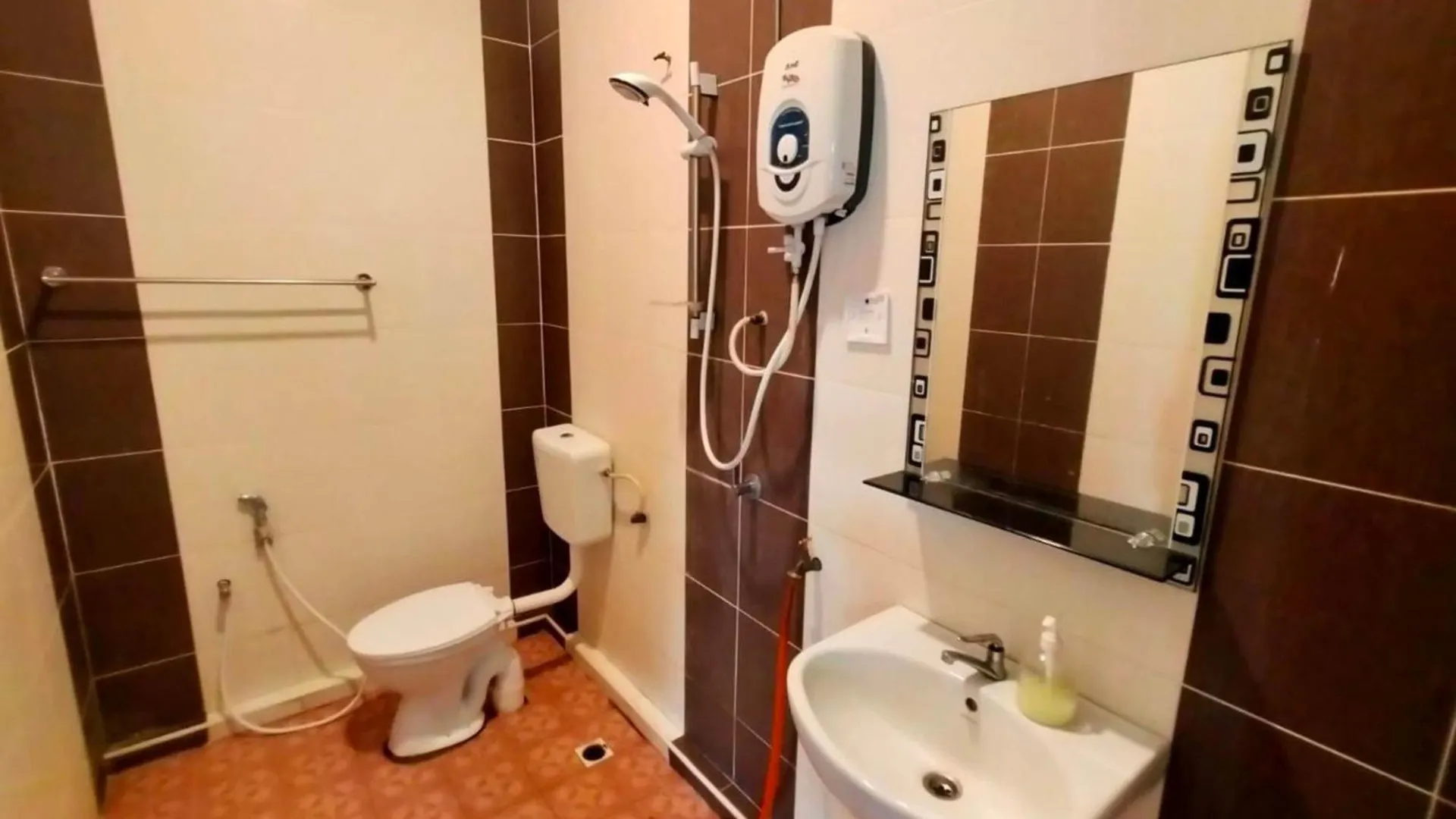 Capital O 91118 Chalet Seri Idaman 바얀레파스 호텔
